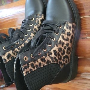 Size 7 cheetah combat boots